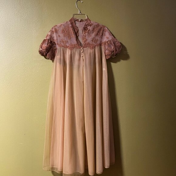 Vintage 1950's Vanity Fair Nylon Lace Nightgown & Robe Set | Size 34 - Picture 5 of 10